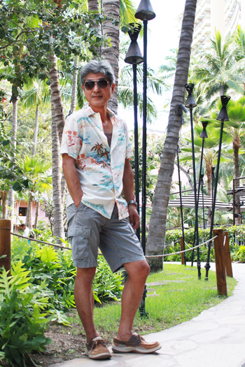 画像 : 【アロハシャツ男子】ハワイアンシャツの洒落たコーディネート【メンズ】 - NAVER まとめ