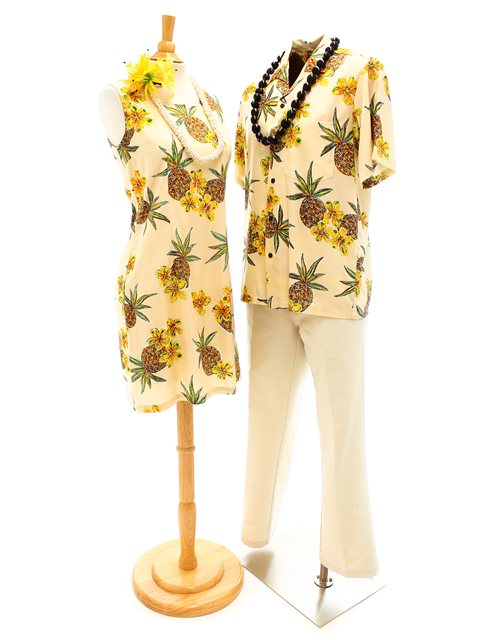 Matching Hawaiian Outfits for Couple