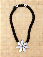 Single Tiare Black Tahitian Shell Necklace Small