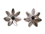 Single Tiare Black Tahitian Shell Clip-on Earrings