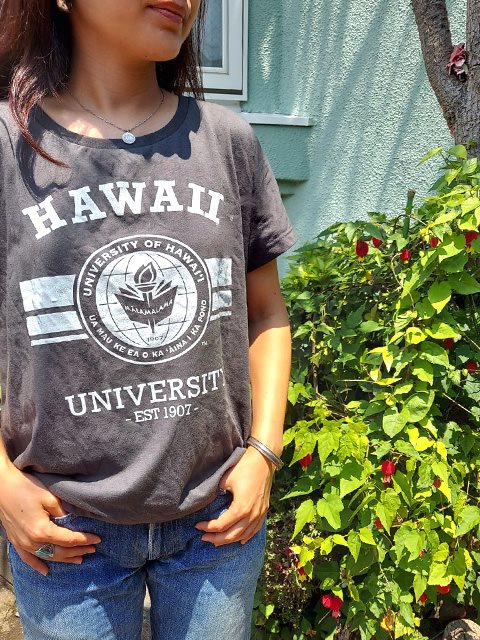 割引 university Tシャツ